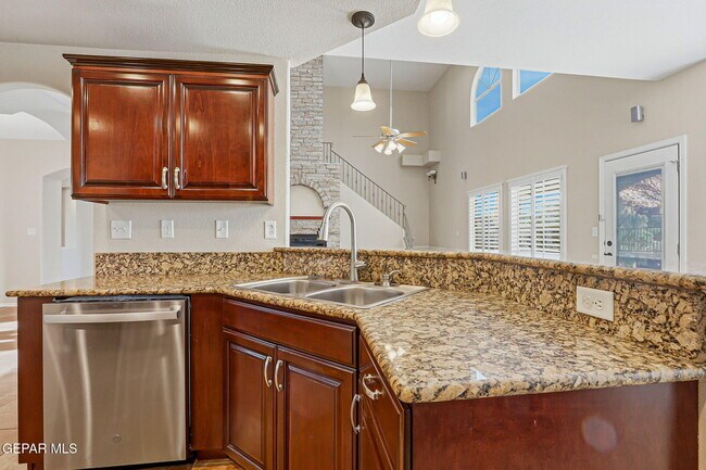 Foto del edificio - 6398 Franklin Summit Drive