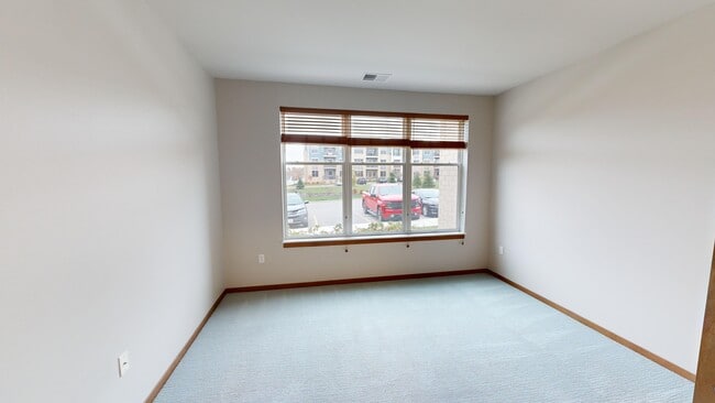 2 Bed/2 Bath Corner Bedroom - Howard Commons