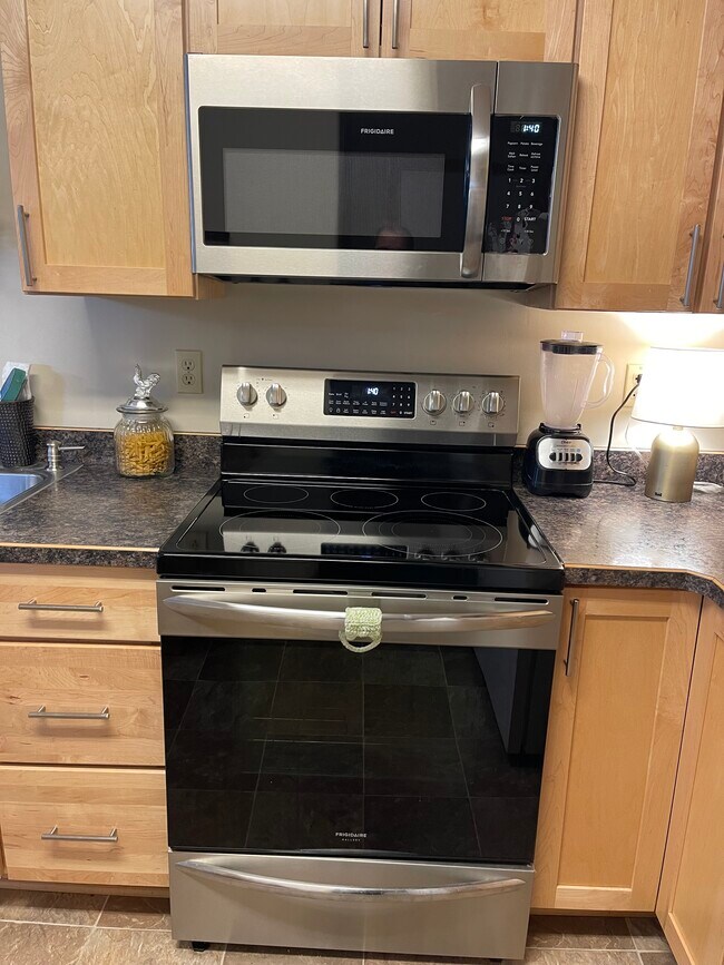 Foto del edificio - 4305 Merrimac Ln
