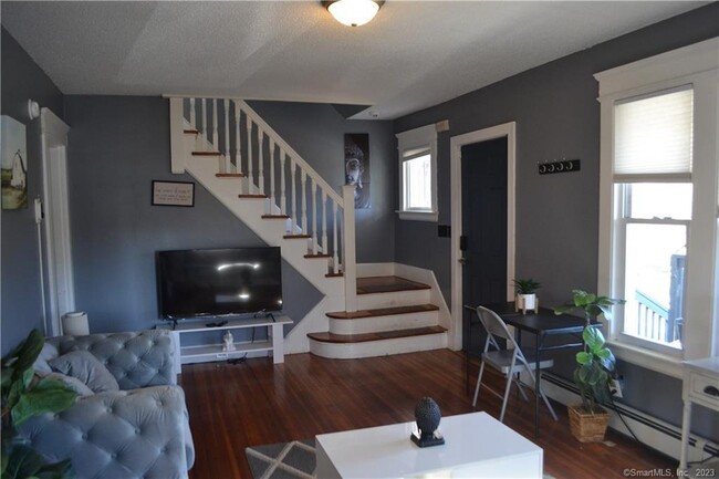 Building Photo - 545 Cooke St