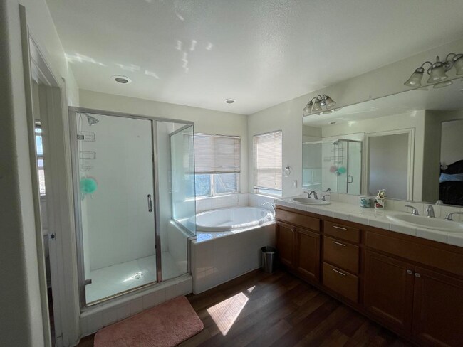 Building Photo - 5448 Highbury Way