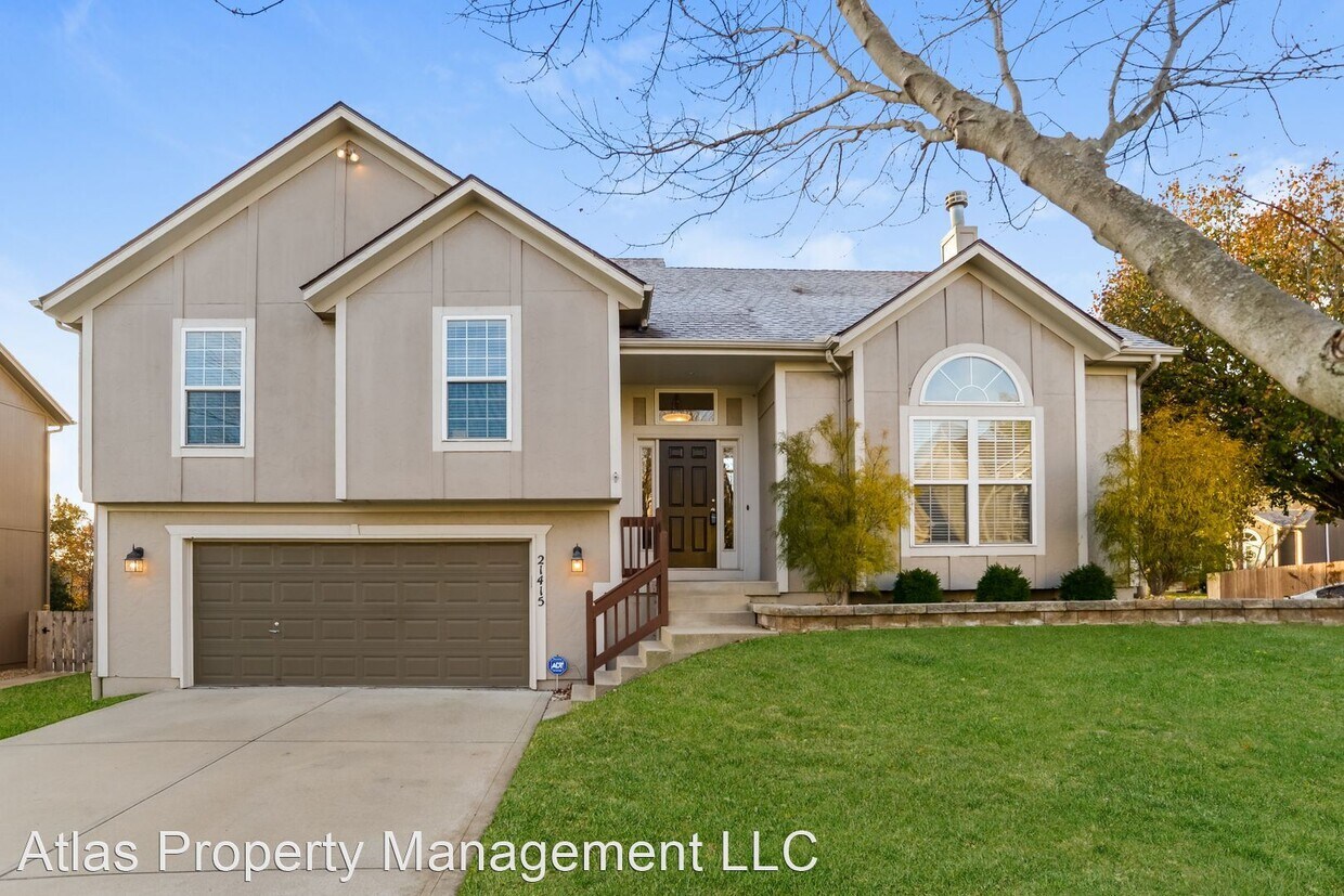 4 br, 3 bath House 21415 W 50th Terrace House for Rent in Shawnee