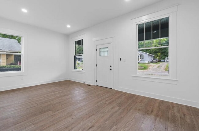 Foto del edificio - 1503 N Chamberlain Ave