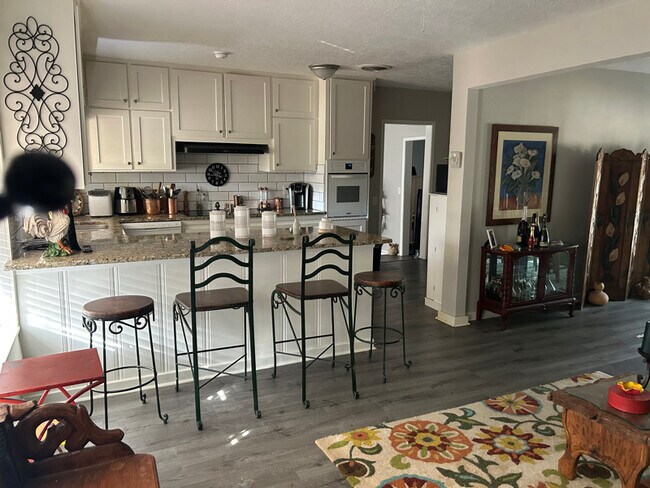 Foto del edificio - 620 Temple St