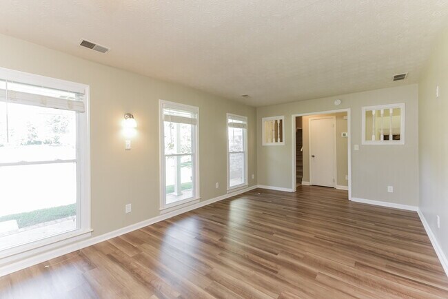 Building Photo - 1072 Martin Nash Rd SW