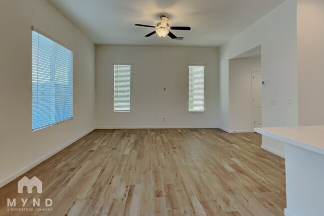Foto del edificio - 901 S Smith Rd