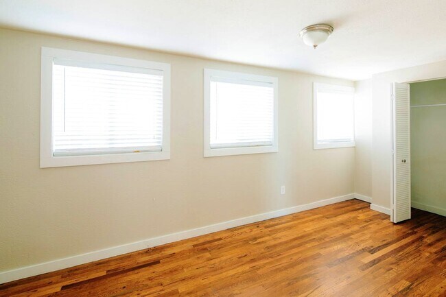 Building Photo - 4997 Green Ct