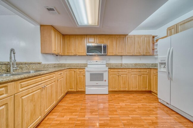 Foto del edificio - 840 SW 105th Ave