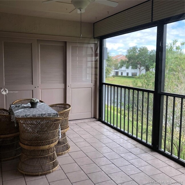 Building Photo - 5439 Verona Dr