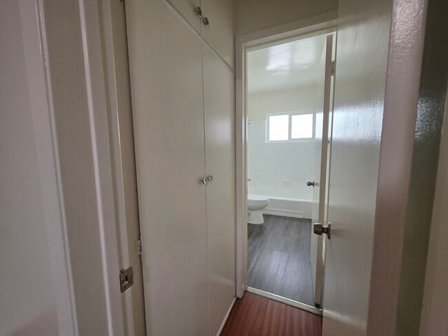 Building Photo - 439 S Catalina St