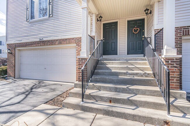 Building Photo - 264 Evergreen Cir