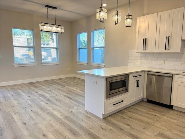 Building Photo - 1919 30th Ave N