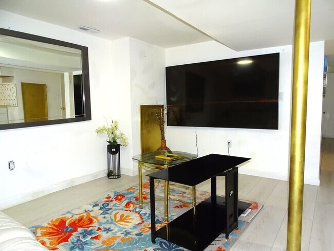 Foto del edificio - 7 Scannell Rd