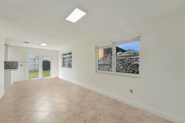 Building Photo - 1154 NW 103rd St