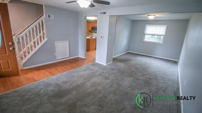 Building Photo - 6426 Silver Pheasant Ct