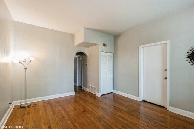 Foto del edificio - 1831 W Melrose St