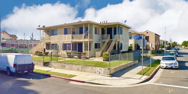 Foto del edificio - 2901 Kenwood Ave
