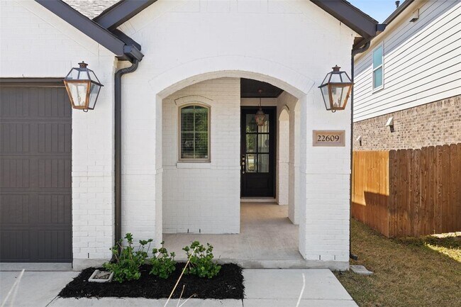 Foto del edificio - 22609 Bristlegrass Ln