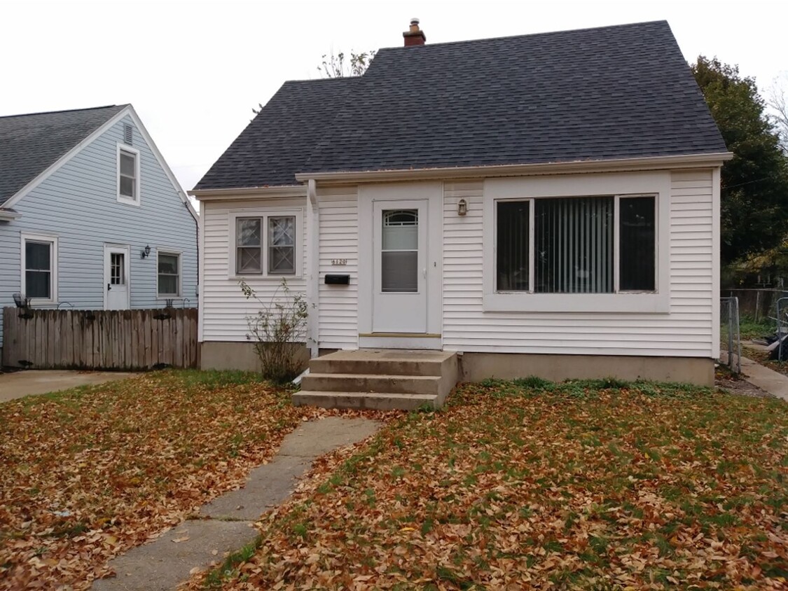 Primary Photo - 2 Bed/ 1 Bath Single Family Home