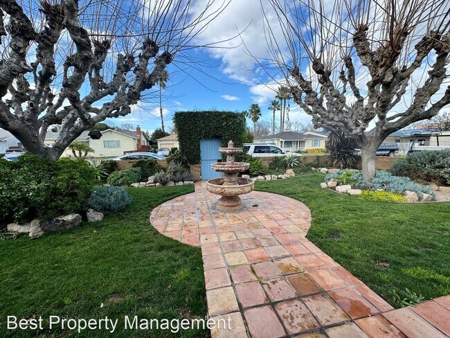 Foto del edificio - 3 br, 2 bath House - 220 Rolando Ave