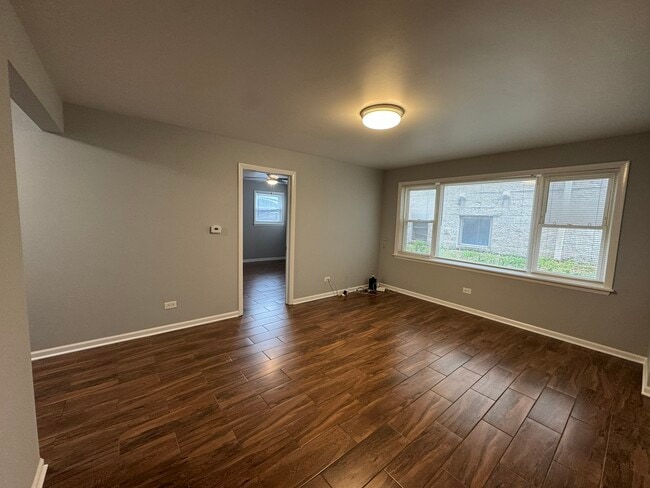 Building Photo - 5482 W Higgins Ave