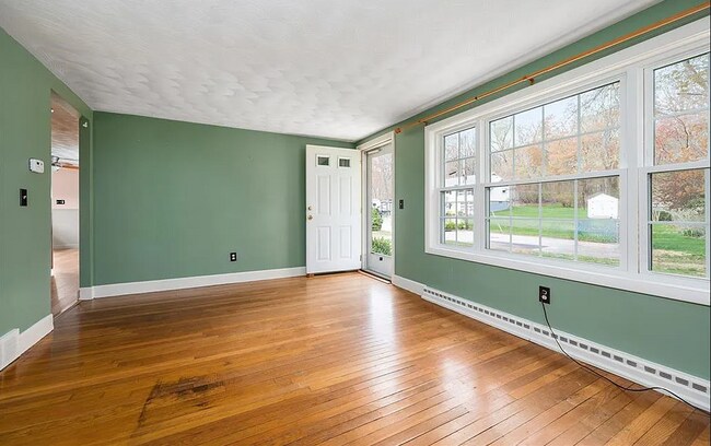 Foto del edificio - 270 Thibeault Ave