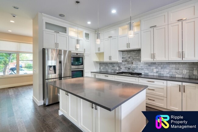 Building Photo - 11 Hendon Dr