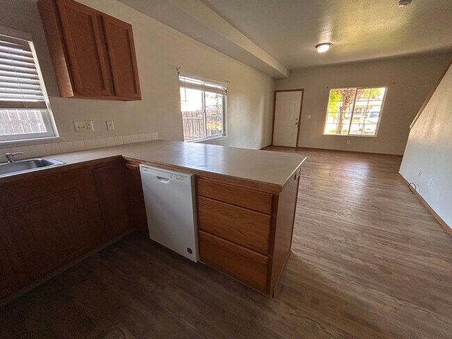 Foto del edificio - 1415 E Maple St