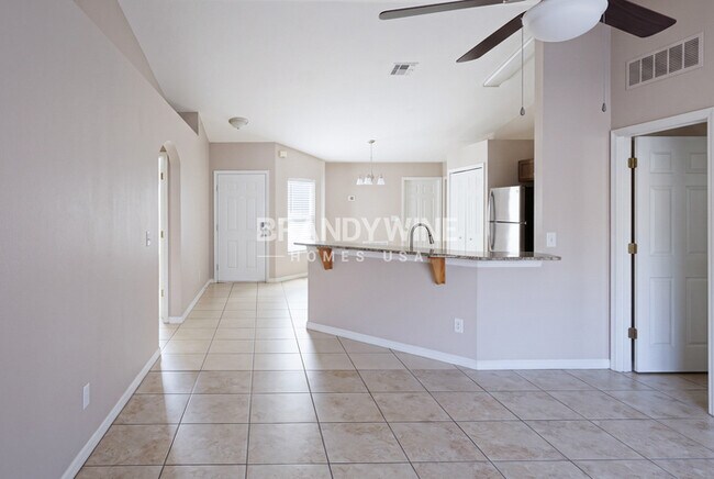 Building Photo - 424 Candler Ave
