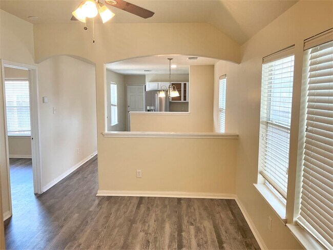 Building Photo - 6335 Mountain Pines Ln