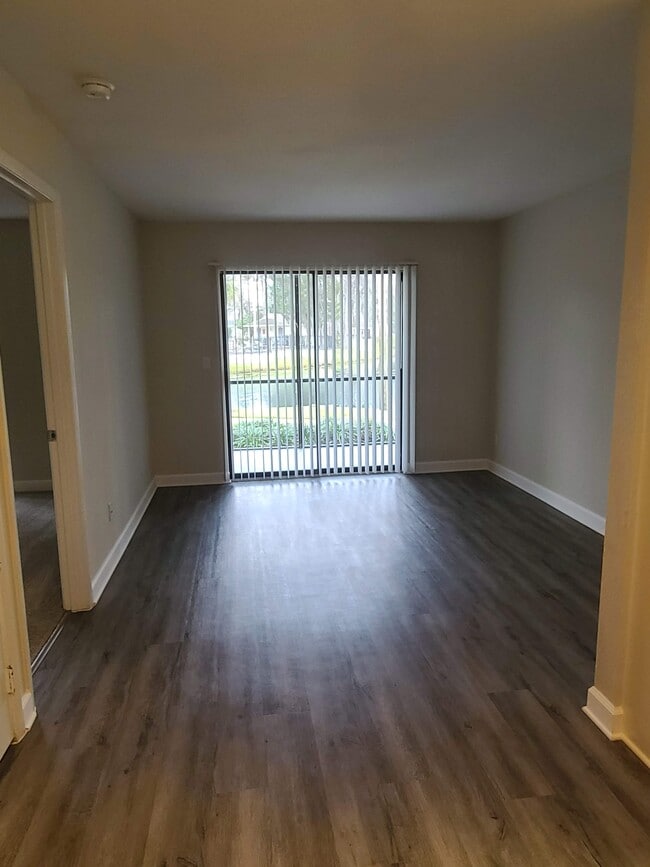 Building Photo - The Breakers Apartments