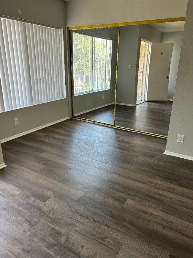 Foto del edificio - 5928 Whitsett Ave
