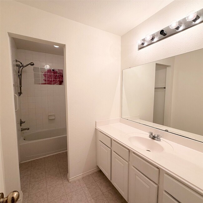 Foto del edificio - 15627 Haleys Landing Ln