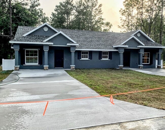 Vista de la calle - 9428 N Travis Dr