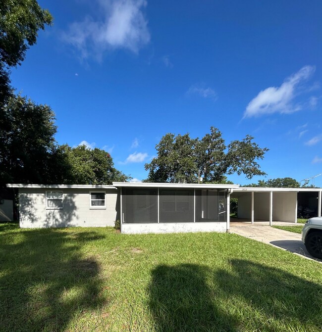 Building Photo - 3023 Drewery Ave