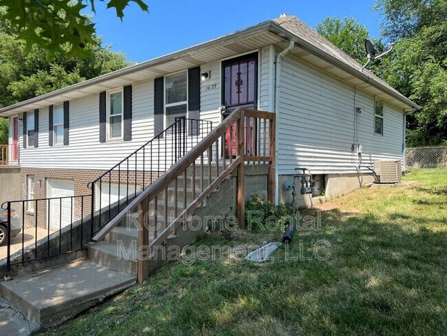 Foto del edificio - 1633 Jackson Ave