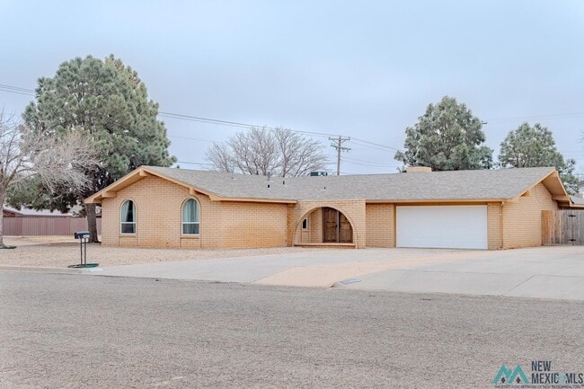 Building Photo - 1433 Eastridge Dr