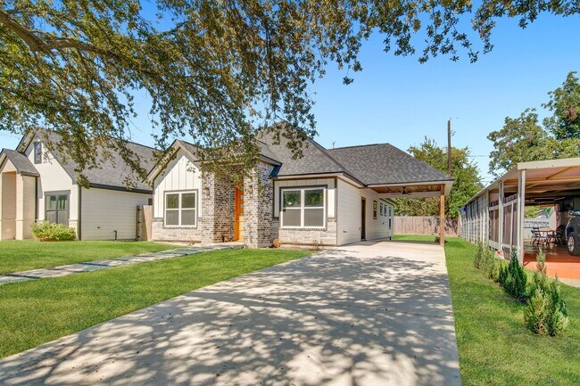 Building Photo - 1809 13th St