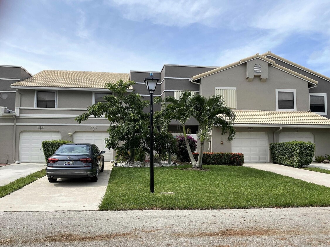 Primary Photo - 5495 Monterey Cir