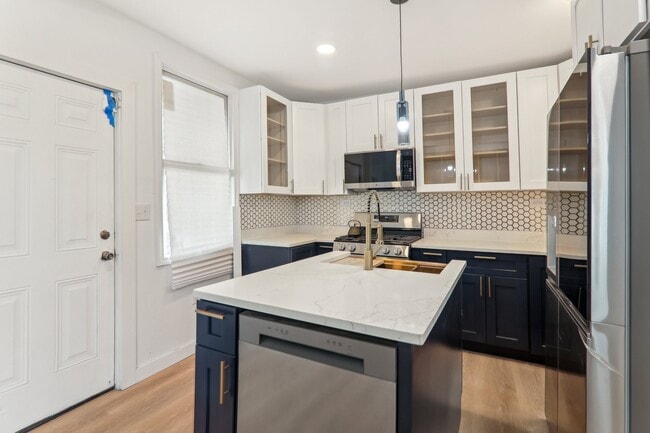 Photo - 8807 S Lowe Ave (Chicago, IL) House