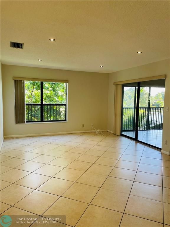 Building Photo - 3747 Cocoplum Cir