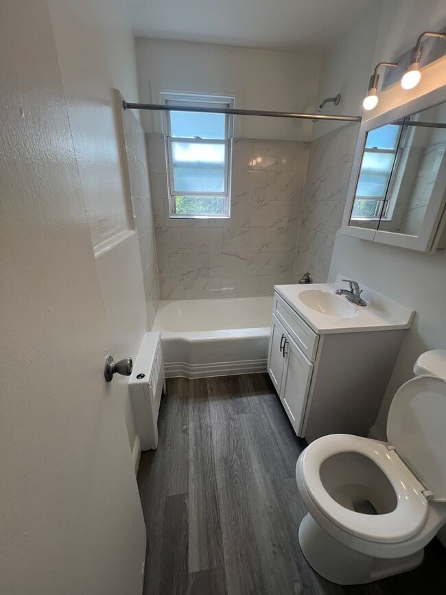 Interior Photo - 151 South Munn Ave