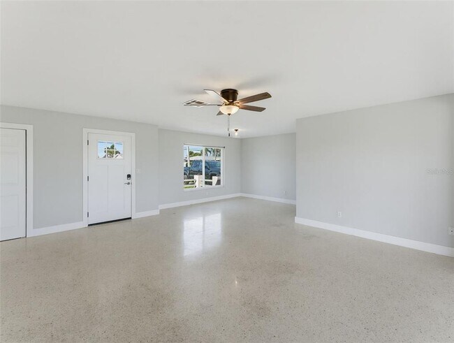 Foto del edificio - 4044 Headsail Dr