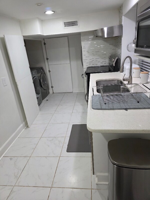 Building Photo - 2080 E Roxboro Rd NE