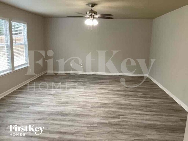 Building Photo - 3605 Smoketree Dr