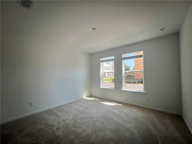 Building Photo - 606 Alder Crk Wy