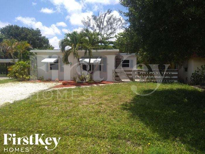 Foto principal - 1917 SW 28th Way