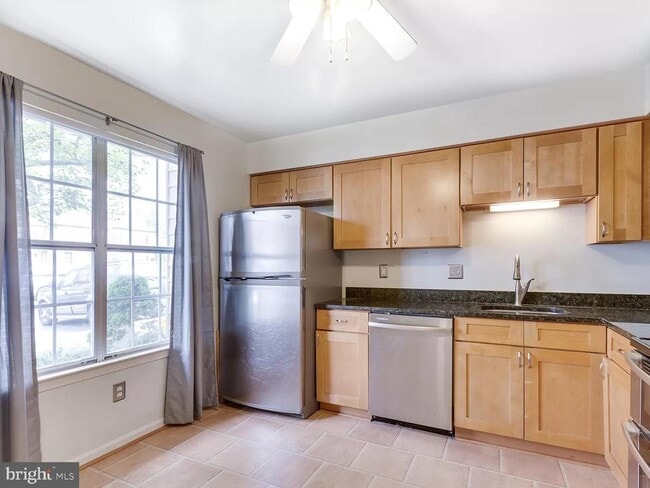 Building Photo - 8461 Diablo Ct