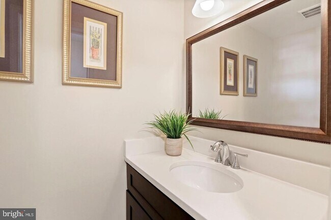 Foto del edificio - 6571 Snowbell Ln