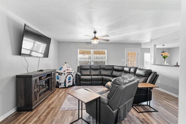 Foto del edificio - 2913 Seacrest Ln